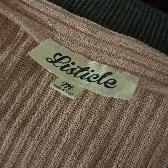 Blush Vibes Only – Your New Go-To Favorite - Picture 5 of 5